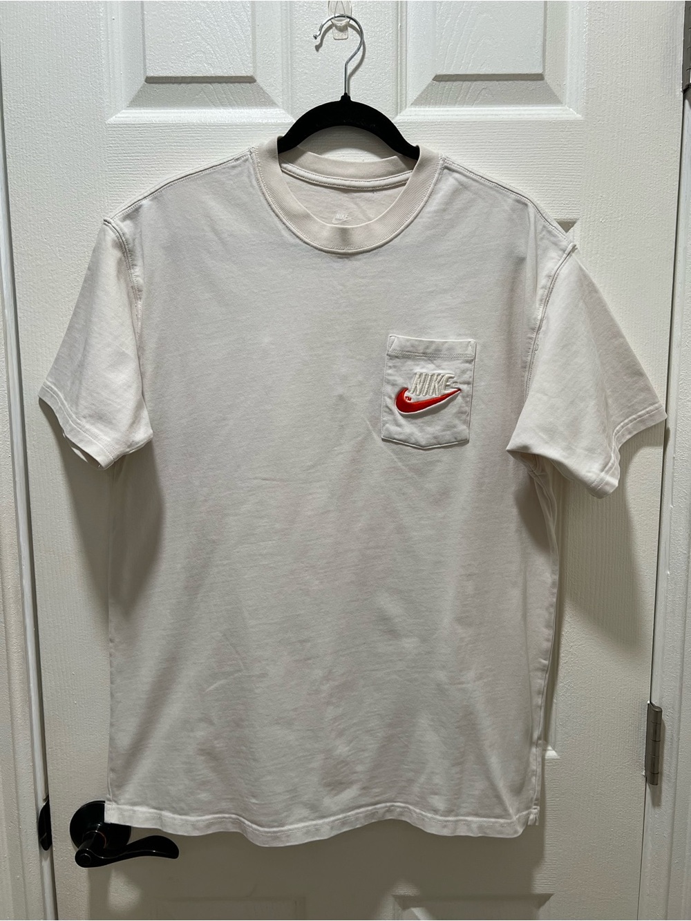 Nike Heavyweight Embroidered Logo Pocket T-Shirt Off White / Cream Size Medium
